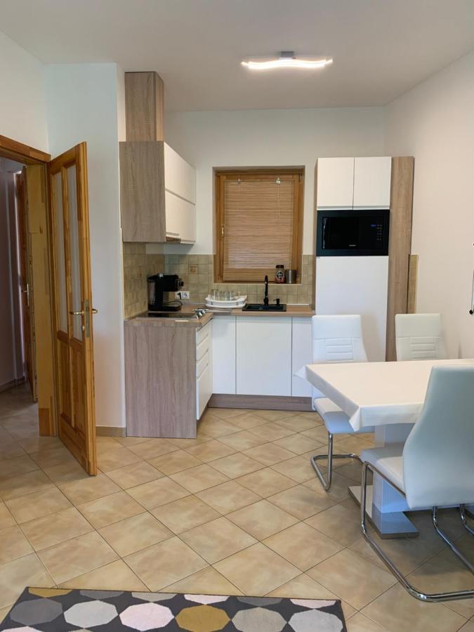 Simon Apartman Balatonlelle Exterior foto